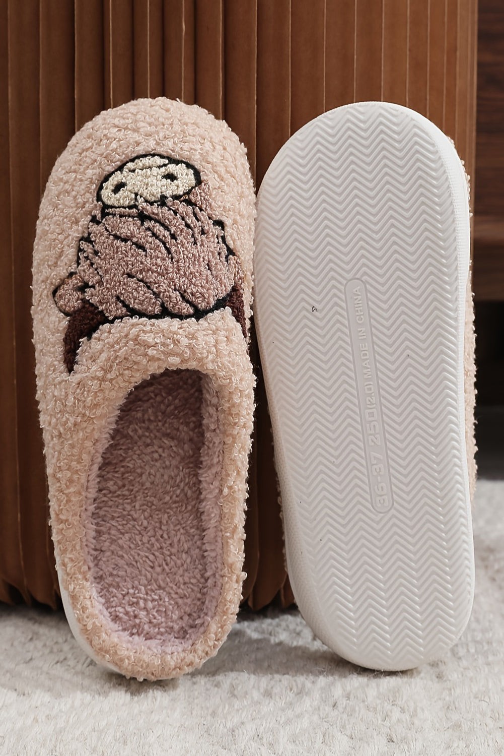 Parchment Cartoon Animal Printed Plush Slippers