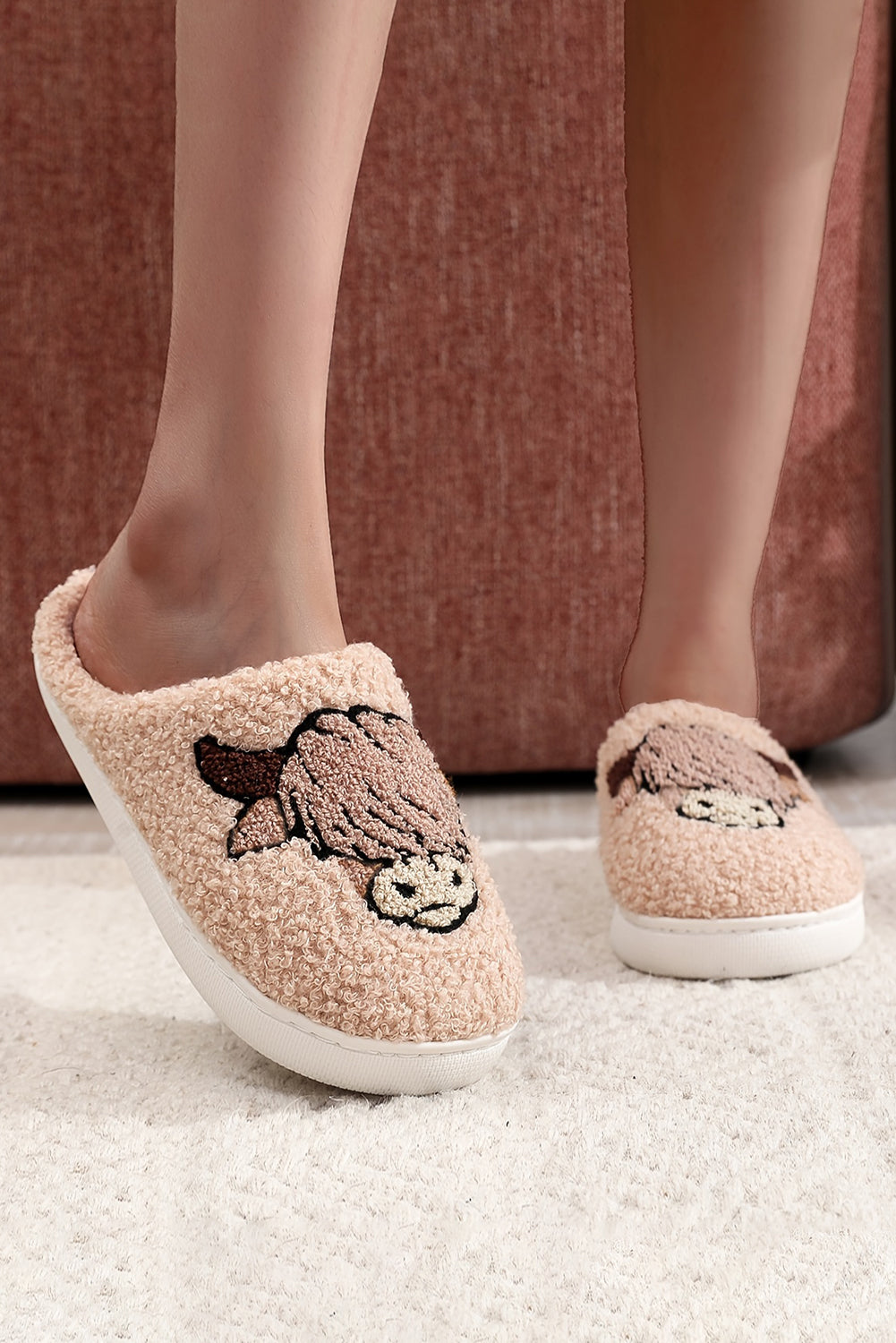 Parchment Cartoon Animal Printed Plush Slippers