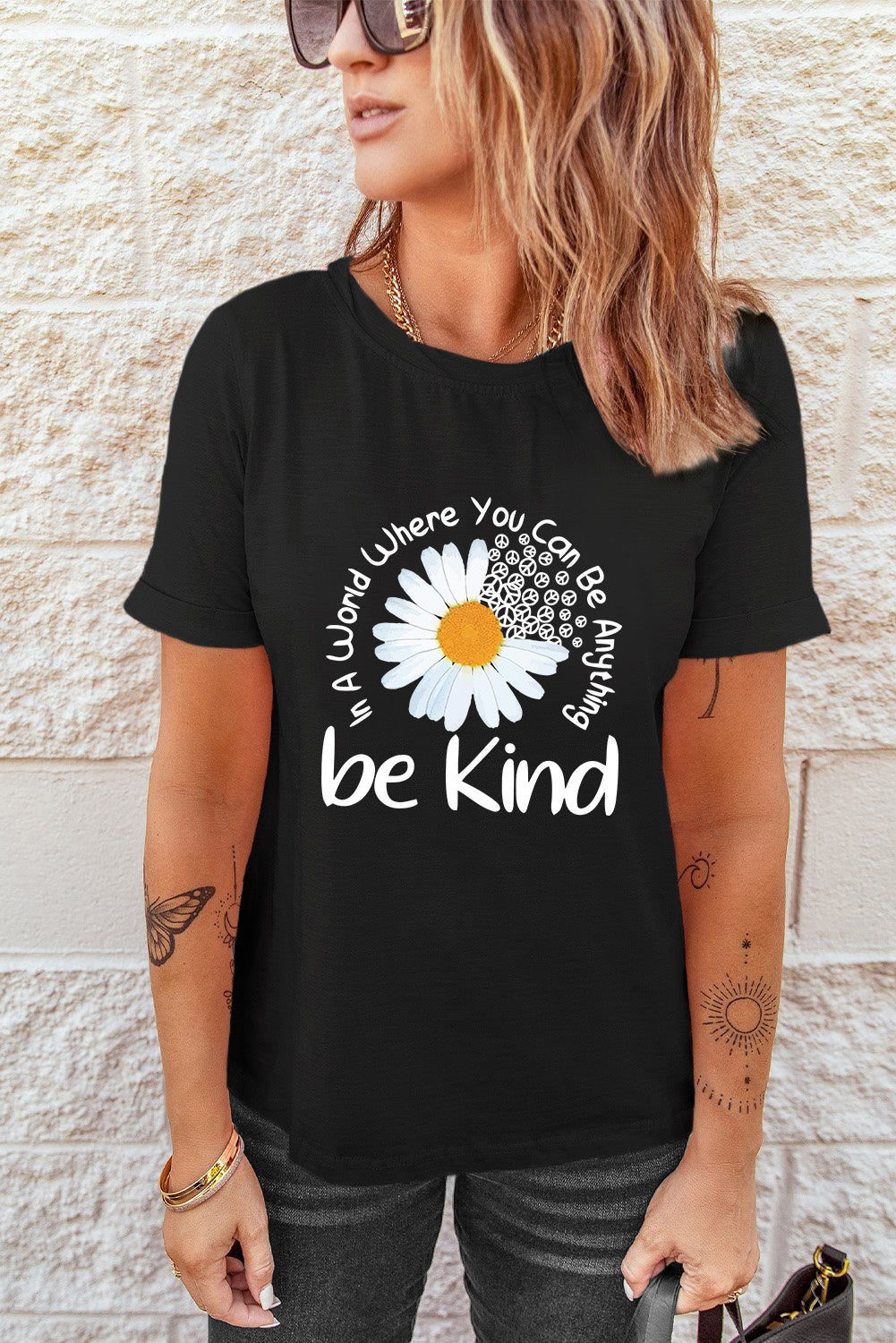 Black Casual be Kind Daisy Slogan Graphic Crewneck Tee