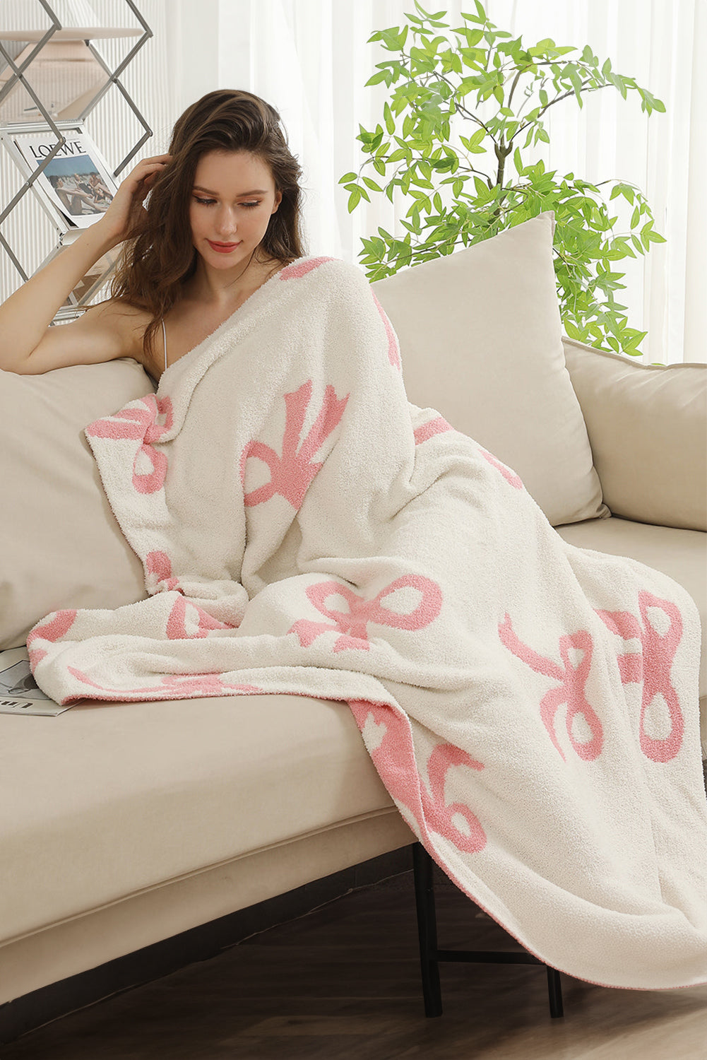 White 127*152cm Bow Printed Cozy Soft Throw Blanket