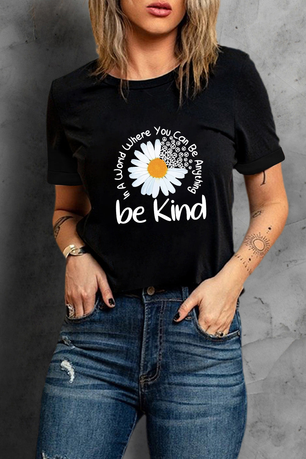 Black Casual be Kind Daisy Slogan Graphic Crewneck Tee